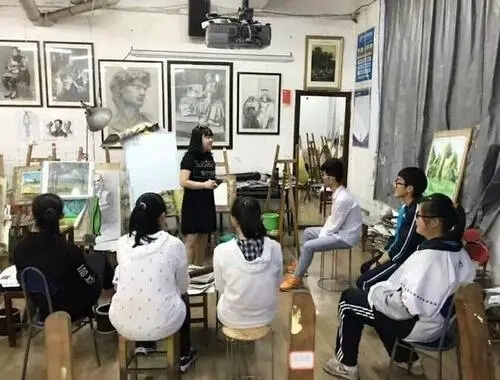 美术生应该怎么做让自己的集训能顺利度过呢？2