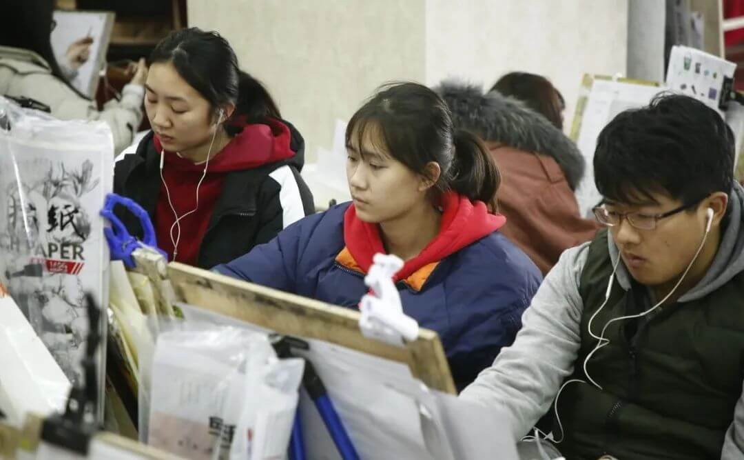 广州画室校考资讯：2021年校考人数最新统计！广美约2万、最高超10万人报考21