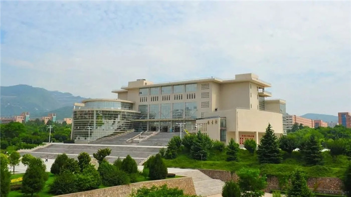 广州美术高考班将承认联考成绩的83所院都整理处理了,36