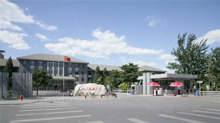 广州美术高考班将承认联考成绩的83所院都整理处理了,15