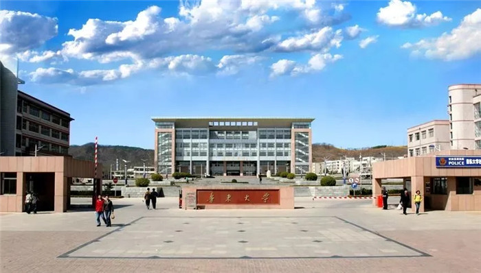 广州美术高考班将承认联考成绩的83所院都整理处理了,56