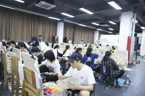 美术生高考失利该不该复读？2