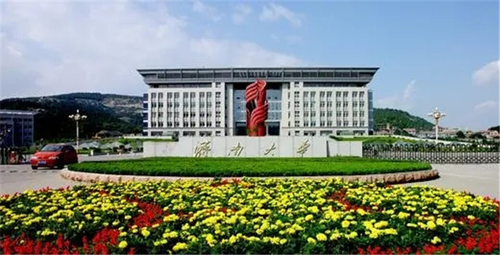 广州美术高考班将承认联考成绩的83所院都整理处理了,45