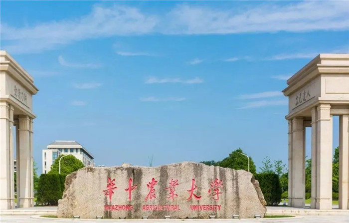 广州美术高考班将承认联考成绩的83所院都整理处理了,72